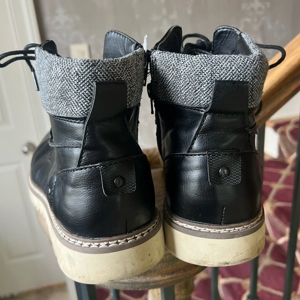 Madden by Steve Madden Deelin boot size 10. Excellent condition black